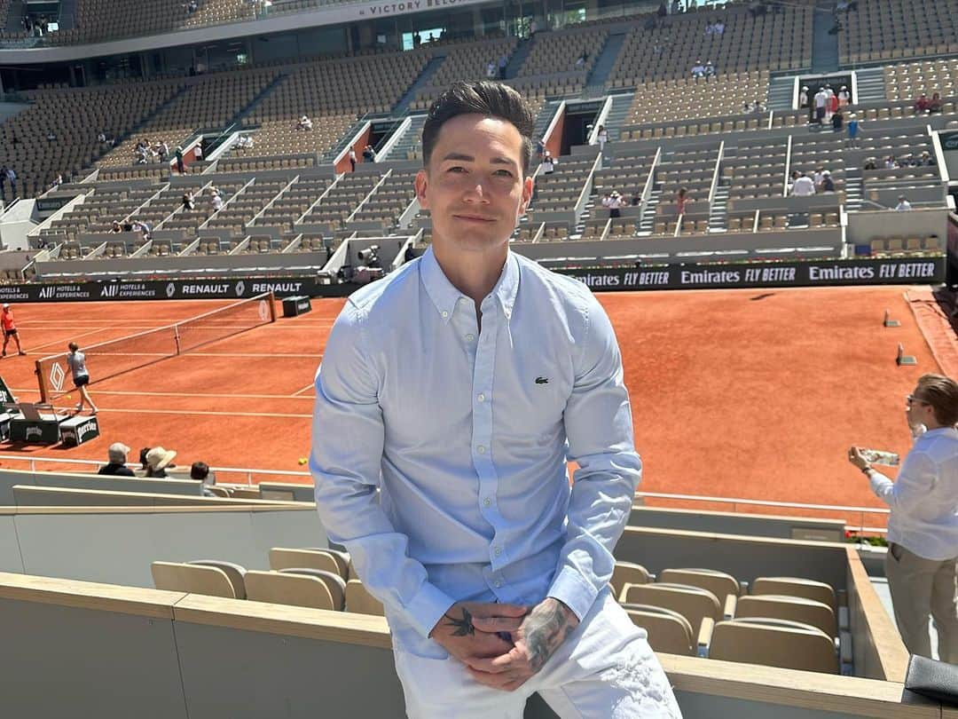 マゼル・ニューエンのインスタグラム：「What a great Time in Paris 🎾☀️🙌🏼 Thanks @lacoste for this journey 😀!! #paris #rolandgarros #tennis #sun #trip」