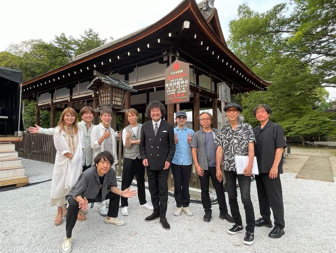 葉加瀬太郎のインスタグラム：「葉加瀬太郎音楽祭上賀茂神社⛩️公演楽しい２日間でした！ 来年もまた来られますように🙏 バンドメンバーのみんな、暑さと格闘しながらの素晴らしい演奏ありがとうございました！  #葉加瀬太郎音楽祭2023 #葉加瀬太郎 #上賀茂神社」