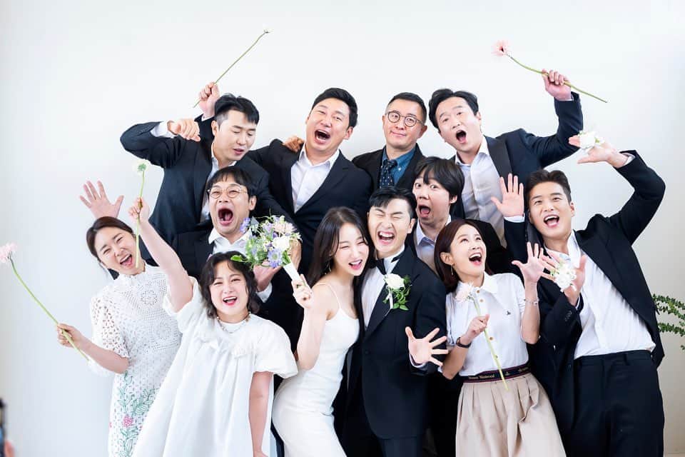 のインスタグラム：「우리 상호오빠 축하.. 우리 동기들 그저 사랑..💕」
