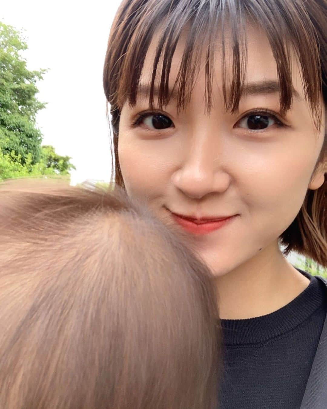 徳永千奈美のインスタグラム：「1歳3ヶ月を過ぎた息子👶🏽 どんどん重たくなってきて、最近は抱っこ紐すると腰が痛くなったり肩が凝ったりと、身体の負担が大きくなってきました!!  本当にクタクタの時は早く寝て朝起きても身体が疲れていたりする事も….🥲 でも!!マットレスを @nell_mattress に変えてから朝の身体の疲れ具合が楽になった気がしています☺️ というのも、このマットレスはホテルのマットレスの倍以上のポケットコイルが使われていて寝返りに特化しているんだって💡 だから体が沈みすぎず本当に寝返りが楽にできることにビックリ!!  10キロ越えの息子。 まだまだこれから大きくなるけど、抱っこできる時はたくさんしてあげよう!!と思っているので、これからもこのマットレスにはお世話になりそうです🫶  #NELL  #NELLマットレス #ネル  #ネルマットレス #pr #赤ちゃんのいる生活  #男の子ママ  #男の子ベビー」