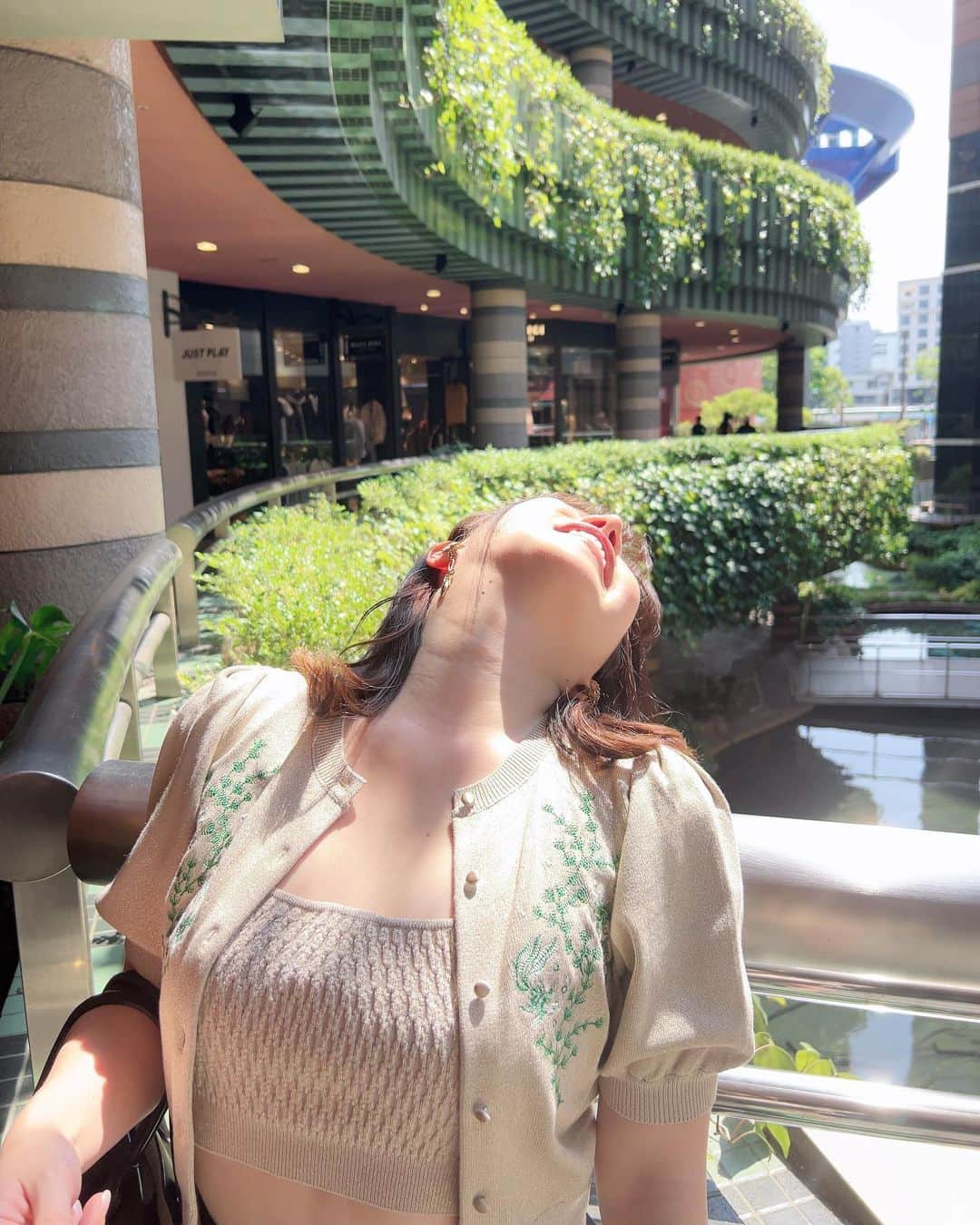 渚志帆さんのインスタグラム写真 - (渚志帆Instagram)「自然光が一番いいよね🫧」6月6日 18時26分 - totsuka_ruu