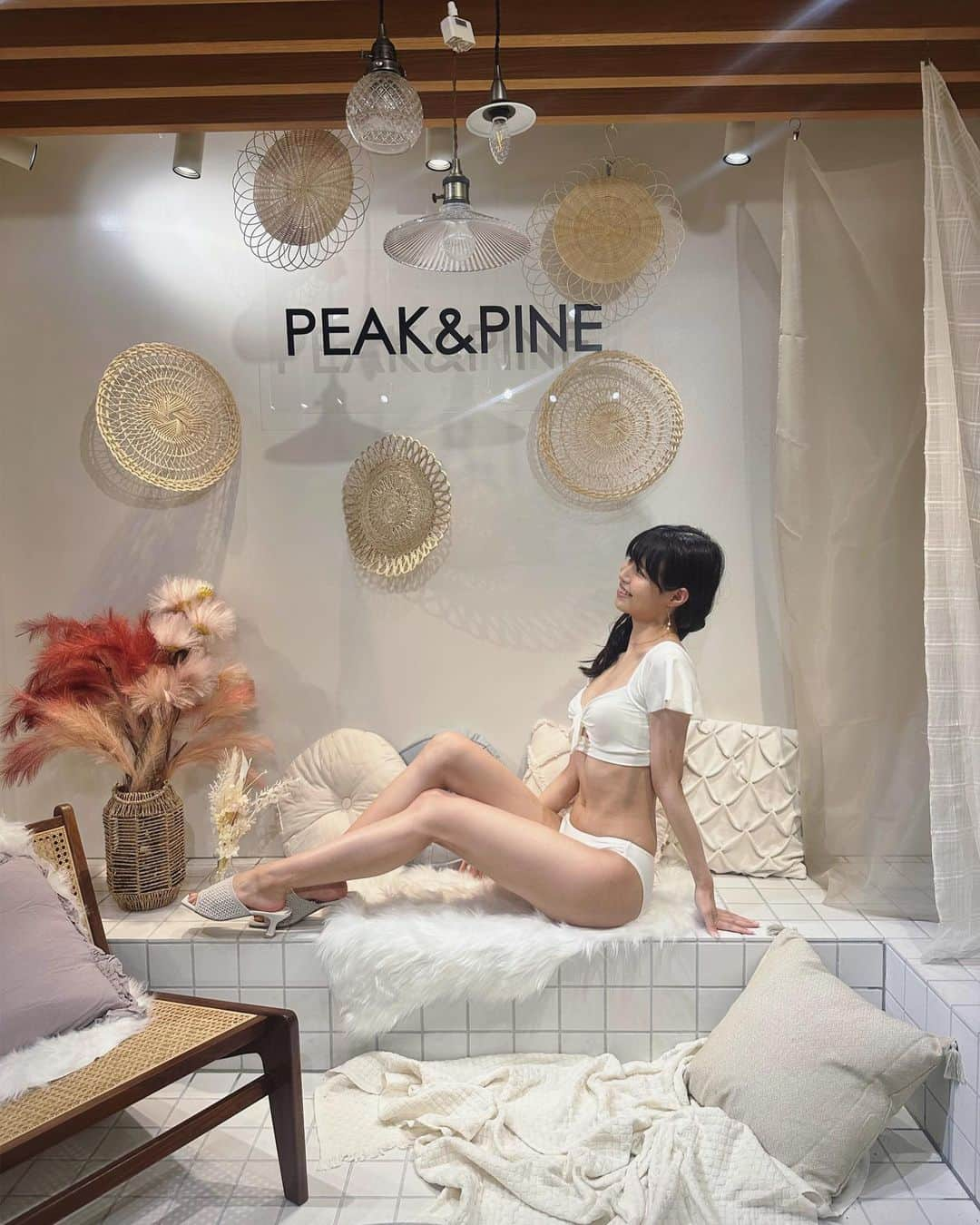 岩間夏美のインスタグラム：「. . PEAK&PINE様の (@peakpine_official ) 展示会にご招待いただきました♪  元々気になっていた水着から 体型や肌に合いそうな色味で 選んでいただいた水着まで たくさん試着させていただきました☺️  全部可愛かったけど 自分でも気に入った& スタッフさんからも おすすめいただいた水着を購入✨ 撮影の時に着るのでお楽しみに！  みんなどれが好きですか😊？ . . . . . #peakpine #展示会 #水着  #新作水着 #ビキニ #👙  #ビーチグッズ #リゾート水着 #2023年新作 #2023年新作水着 #モデル #作品モデル #ショーモデル #ピークアンドパイン #ファッションモデル #ランウェイモデル #パリコレモデル #日本人モデル #モデル募集 #夏 #カタログモデル #撮影依頼受付中 #model #fashionmodel #beach #bikini #bikinimodel #showmodel #whitebikini #bikinistyle」