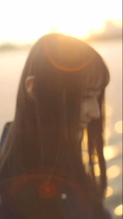 柚来しいなのインスタグラム：「KAZUKI UJIIEさんの 新曲「君想い」のTeaser movieに 出演させて頂きました！ とっても素敵な曲なので、 たくさんの方に聴いて頂きたいです！  配信はこちらから⬇️  https://lnk.to/kimiomoi  #KAZUKIUJIIE さん #君想い」