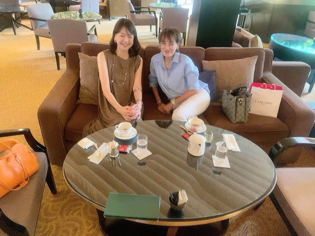上田祥子さんのインスタグラム写真 - (上田祥子Instagram)「マリーンさんとランチへ。 美しく、知的で明るく優しく強く寛容。ずっと魅了されています。久々にお会い出来て、本当に嬉しかった！いつもありがとうございます✨  #マリーンさん  #素敵な女性 #感謝」6月6日 19時12分 - uedasachikoinsta