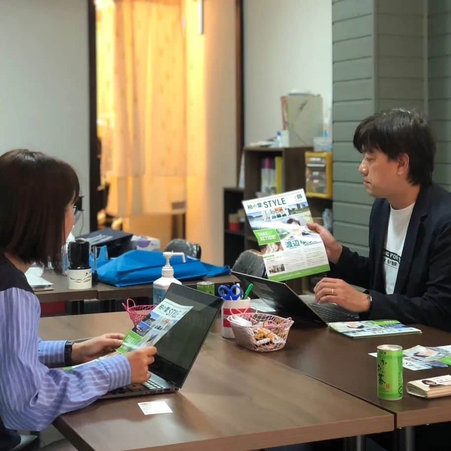 水野友貴のインスタグラム：「本日は終日、ご相談対応日。 8月は柏市議会議員選挙、11月は我孫子市議会議員選挙があります。 まずは柏市議会。挑戦する無所属の若手を支援すべく、政策や課題について共有しました。  #千葉県議会議員  #水野ゆうき #柏市議会議員選挙  #渡辺ゆうじ」