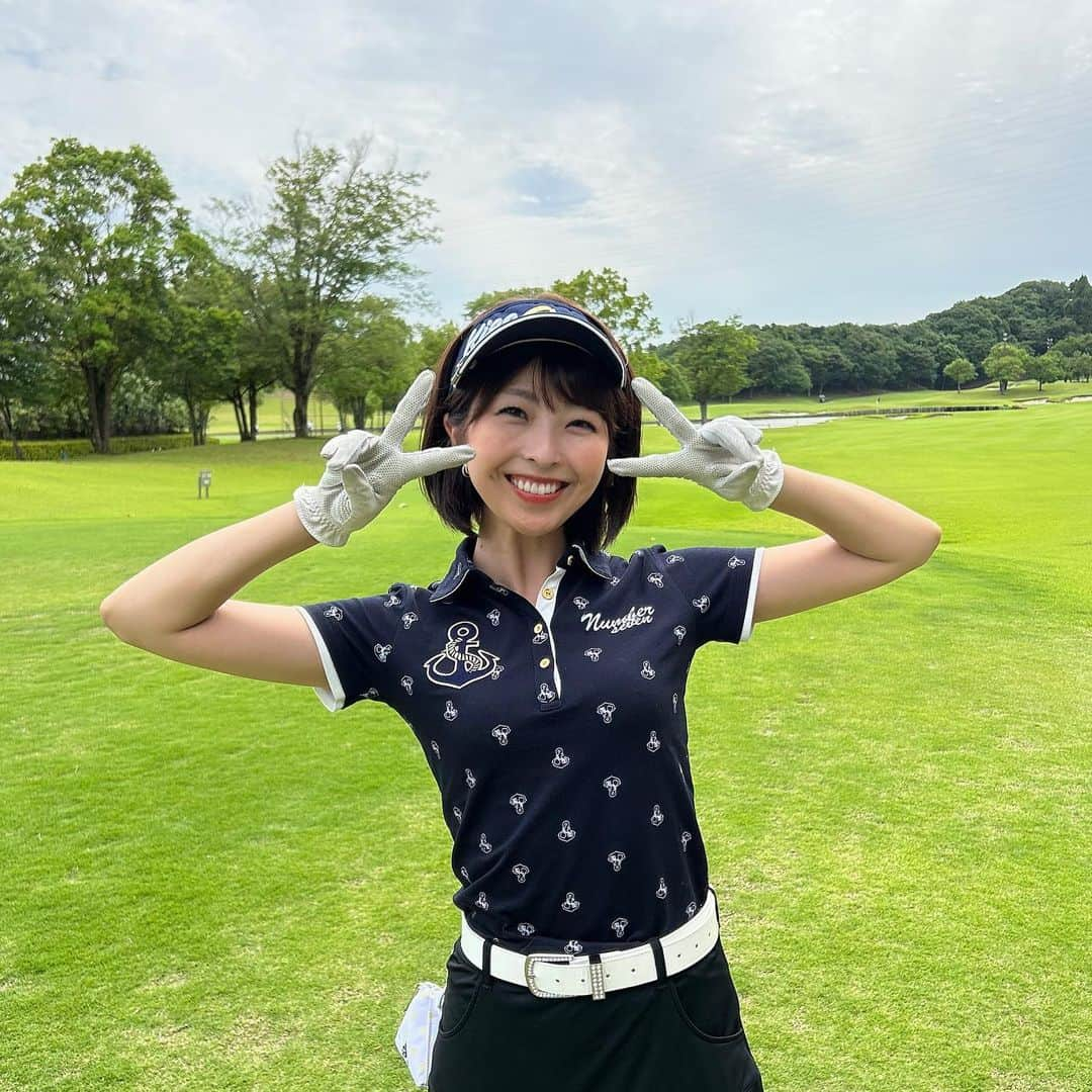 小尾渚沙さんのインスタグラム写真 - (小尾渚沙Instagram)「先週末、ラウンドしてきました〜⛳️ 3パットの連続で、今月もまた新たな課題が😭😭笑笑 パターマット強化月間にします😭💪🏼  でもやっぱりゴルフはすごーく楽しい💕💕 . . #3パットどころか4パットも 🤣🤣 #ゴルフ #ゴルフ女子 #夫婦ゴルフ #趣味  #スイング動画 #ゴルフ上手くなりたい  #休日 #ムーンレイクゴルフクラブ茂原コース」6月6日 19時33分 - obi_nagisa