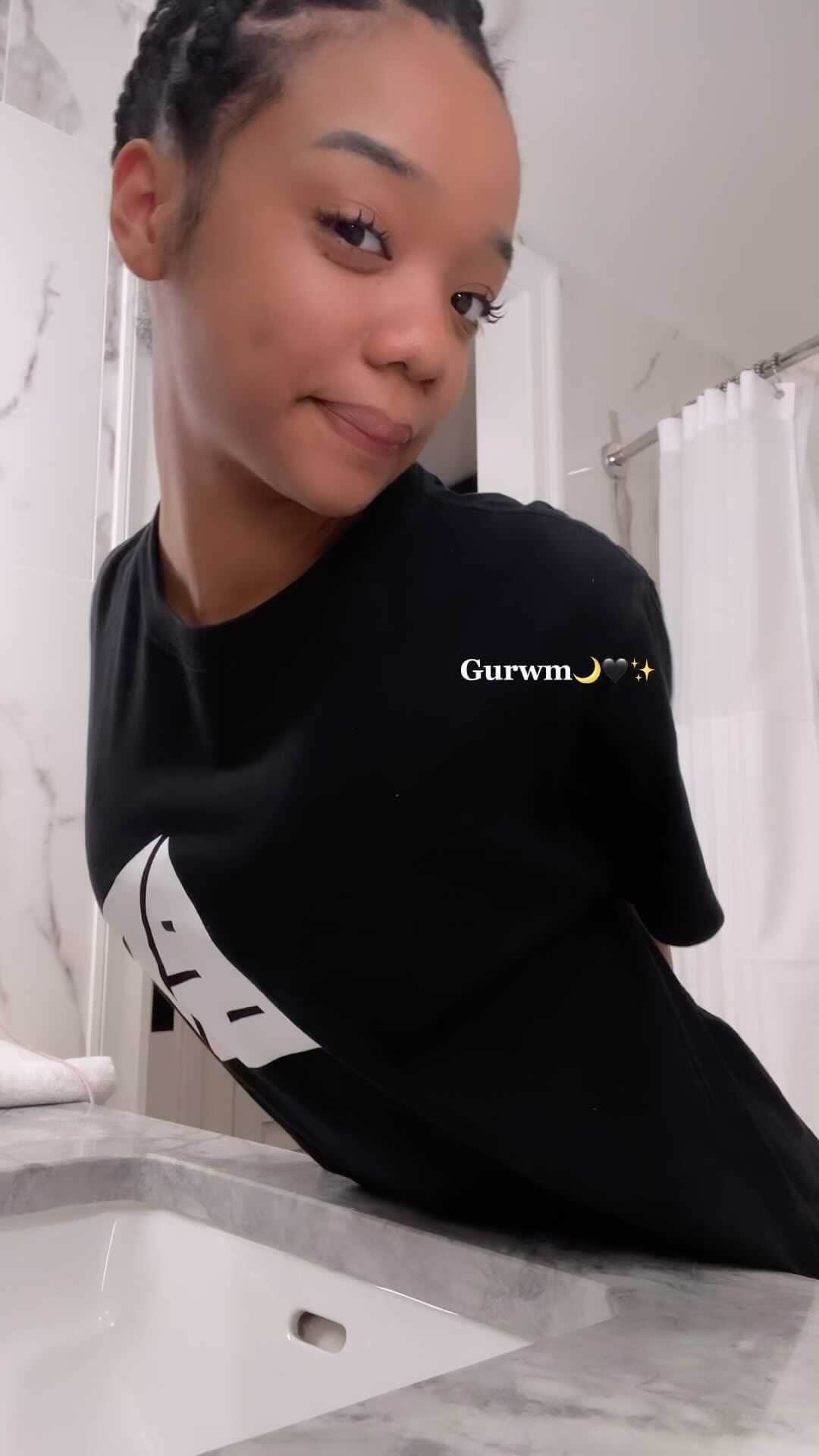 鳴響美のインスタグラム：「Gn★★★ #gurwm」