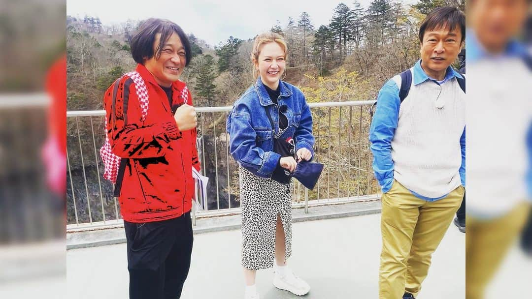 テレビ東京「太川蛭子の旅バラ」さんのインスタグラム写真 - (テレビ東京「太川蛭子の旅バラ」Instagram)「🔥🔥いよいよ明日放送🔥🔥  明日６月７日（水） 夜６時２５分からの水バラは、 『ローカル路線バス乗り継ぎ対決旅 陣取り合戦　第⑪弾』🚌🚶‍♂️  今回の舞台は「栃木県」！！ 宇都宮駅をスタートし、 そこから路線バスを乗り継いで名所・名物を堪能！ ゴールの宇都宮二荒山神社⛩を目指します🏳⚔️🏴  太川チームのオフショットです📷 村重さんは太川さんを「太川っち」と 呼び、天真爛漫😊  永野さんは芸風とは異なり（❗❓）とても真面目で気遣いの方なのです  ３枚目の写真をご覧ください バス内でめちゃめちゃ真剣にメモを見ていますよね  永野さんが持っているメモ帳 『水バラ　公式グッズ』なのです📝  ✨📢「水バラ」公式グッズ📢✨  １つ目は……バス旅 三種の神器セット‼️ 番組必須アイテム「サコッシュ・メモ・ボールペン」と、 これまでバスVS鉄道で乗り継ぎ対決をしたルートが入った「日本地図」が入った豪華セットです！  軽くて使い勝手の良いサコッシュは、 陣取りロケでも大活躍！ 結果発表で、太川さんのサコッシュから何本の陣取り旗が出てくるかご注目です👀  ２つ目は…バスVS鉄道乗り継ぎ対決旅 オリジナルかるた‼️  バス旅あるあるが満載で、仲間でほっこりと楽しめます😊  「バス旅体験イベント」も開催予定となっております‼️  詳しくは、「テレ東本舗。WEB」より購入できます🙇‍♀️ みなさんも陣取りロケ気分を味わってくださいね✅  ▼テレ東本舗。WEB https://shop.tv-tokyo.co.jp/shop/default.aspx  ちなみにロケ前 永野さんはこのロケに挑むのが心配すぎて、なぜかあのチャンス大城さんにアドバイスを求めたそうです🤣  謎の人選と、神アドバイスもぜひ放送でご確認ください  テレビ東京をご覧になれない地域の方も#TVer　にてリアルタイム配信の視聴が可能です📺 そちらもチェックしてみて下さい🙇‍♂️  #ローカル路線バス　#陣取り合戦　#バス旅 #水バラ　#テレビ東京　#テレ東 #太川陽介　#永野　#村重杏奈 #河合郁人　#大久保嘉人　#栗原恵 #abcz　#ジャニーズ　 #栃木　#宇都宮　#宇都宮二荒山神社　#川崎フロンターレ　#サッカー日本代表　#バレーボール日本代表 #バレーボール　#サッカー　#クワバタオハラがおったらもうそこは大阪や　#チャンス大城」6月6日 19時34分 - tvtokyo_tagaebi