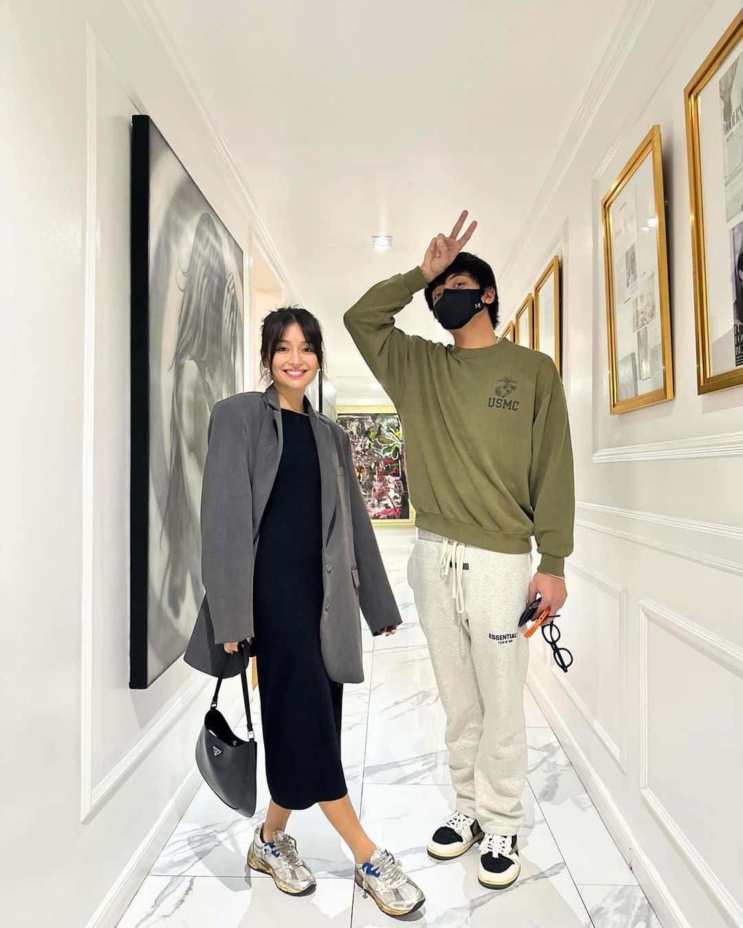 Kathryn Bernardoのインスタグラム：「#AiveeCoupleUpdate   @bernardokath and @supremo_dp love to spend #AiveeDay together! 🤍 It was the perfect the way to relax, rejuvenate, and do their favorite treatments that kept their skin fresh, smooth, and glowing! ✨  Book your appointment now by calling or sending us a message here! +639177283838 - Local Hotline  +639614514572 - International Hotline +639692230499 - Whatsapp/Viber  Or you may call our branches at:  📍 A-INSTITUTE, BGC: +63917 521 0222 📍 FORT, BGC: +63920 966 5529 📍 MEGAMALL: +63917 871 9500 📍VERTIS NORTH: +63917 164 4170 📍 ALABANG: +63917 537 4200  #aivee #theaiveeclinic #aiveeclinic #aiveeday #aiveelove #aiveeleague #kathryn #kathrynbernardo #kathbernardo #daniel #danielpadilla #djpadilla #kathniel #draivee #drzteo #aiveecouple #aiveemoments」