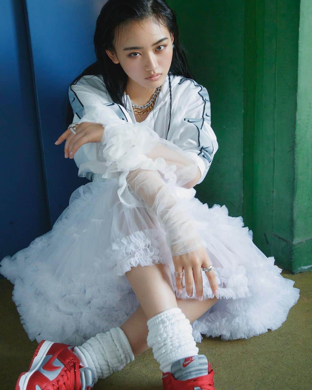 菊地泰久のインスタグラム：「#山﨑天  @vivi_mag_official  @yurikaden  @rei_fukuoka  @yasuhisa_kikuchi   #vivi #菊地泰久 #yasuhisakikuchi #beauty #makeup #fashion #portrait #jewelry #gravure #shooting #photography #photographer #model #studio」
