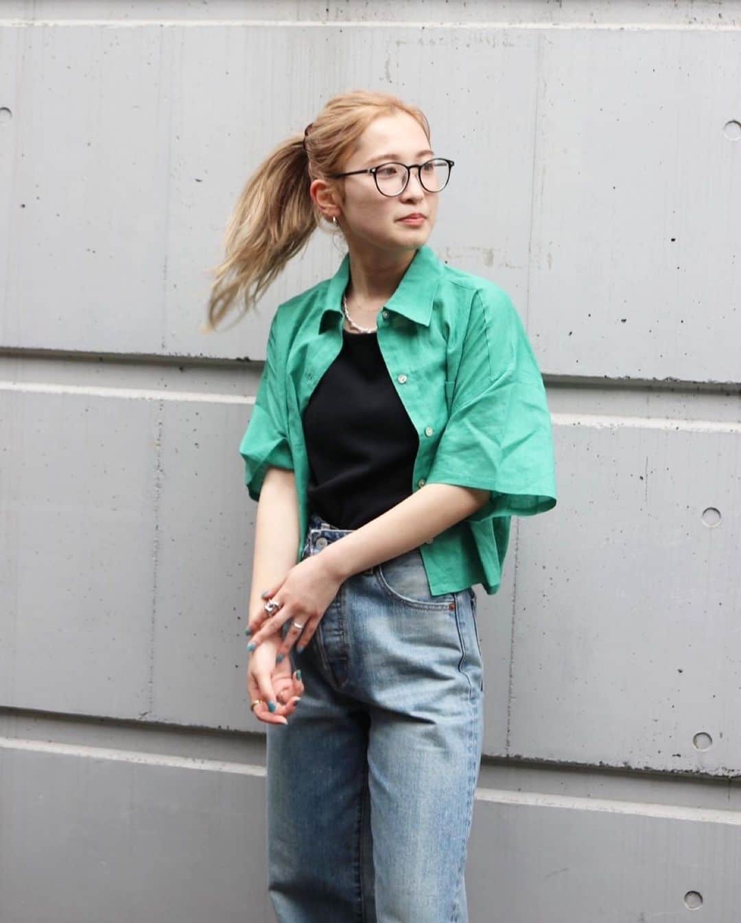Ungrid staff snapさんのインスタグラム写真 - (Ungrid staff snapInstagram)「@suzuka_akimoto_ 155cm  #リネン混ショートデザインハーフスリーシャツ ¥8,800(tax in) オフホワイト/ピンク/グリーン  旬なショート丈デザインシャツは、たっぷりとした身幅が着るだけで洒落見えするシルエットに🤭程よい透け感が夏らしく、リネン混素材で涼しげに着られます。  #ハイウエストルーズストレートデニム ¥18,700(tax in) ブルー  脚長効果も叶うハイウエストシルエットのデニム。加工感のあるヴィンテージライクに落とし込んだブルーが、カラーのトップスとも相性抜群でコーデを楽しめます❤️‍🔥  ___________________________________ 下記 アカウントTOPページリンクより 各サイトをご覧下さい🔗  RUNWAY channel▶︎ @ungrid_official ZOZOTOWN▶︎ @ungrid_staffsnap  #Ungrid #ungrid_official #ungridコーデ #アングリッド #カジュアルコーデ #カジュアル #シンプル #シンプルコーデ #シャツ #ショート丈 #デニム #デニムスタイル #デニムコーデ #ヴィンテージライク」6月6日 19時46分 - ungrid_staffsnap