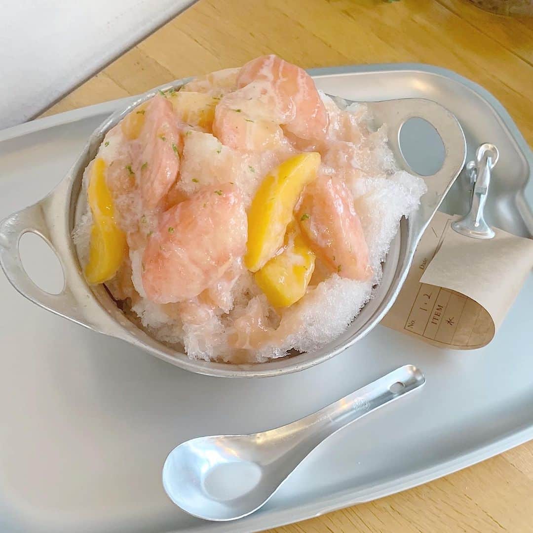 PATRA magazineさんのインスタグラム写真 - (PATRA magazineInstagram)「【並んでいても食べたい！全国のかき氷屋さん🍧🤍】  全国のおすすめかき氷屋さんをご紹介🍉  ・Daiya Maison（大阪） ・うめぞの茶房（京都） ・おいしい氷屋（福岡） ・vuori（神奈川） ・wad（大阪） ・海と坂と（兵庫） ・サカノウエカフェ（東京）  みんなもぜひ行ってみてね🌻🤍  ＼ thank you 🦢 ／ @___321h / @___ponmk2___ @kanasanpo_1106 / @megu.03_03 @chan_said_ / @___reimm.74 @sae_tana_ / @saya26_h  今みんなの中で流行っている事やアイテムがあれば @patra__jp をタグ付けしてぜひ教えてね🔔  皆さんのすてきな投稿をぜひ紹介させてください！ . . #かき氷 #かき氷マニア #大阪かき氷 #都内かき氷 #京都かき氷」6月6日 20時00分 - patra__jp