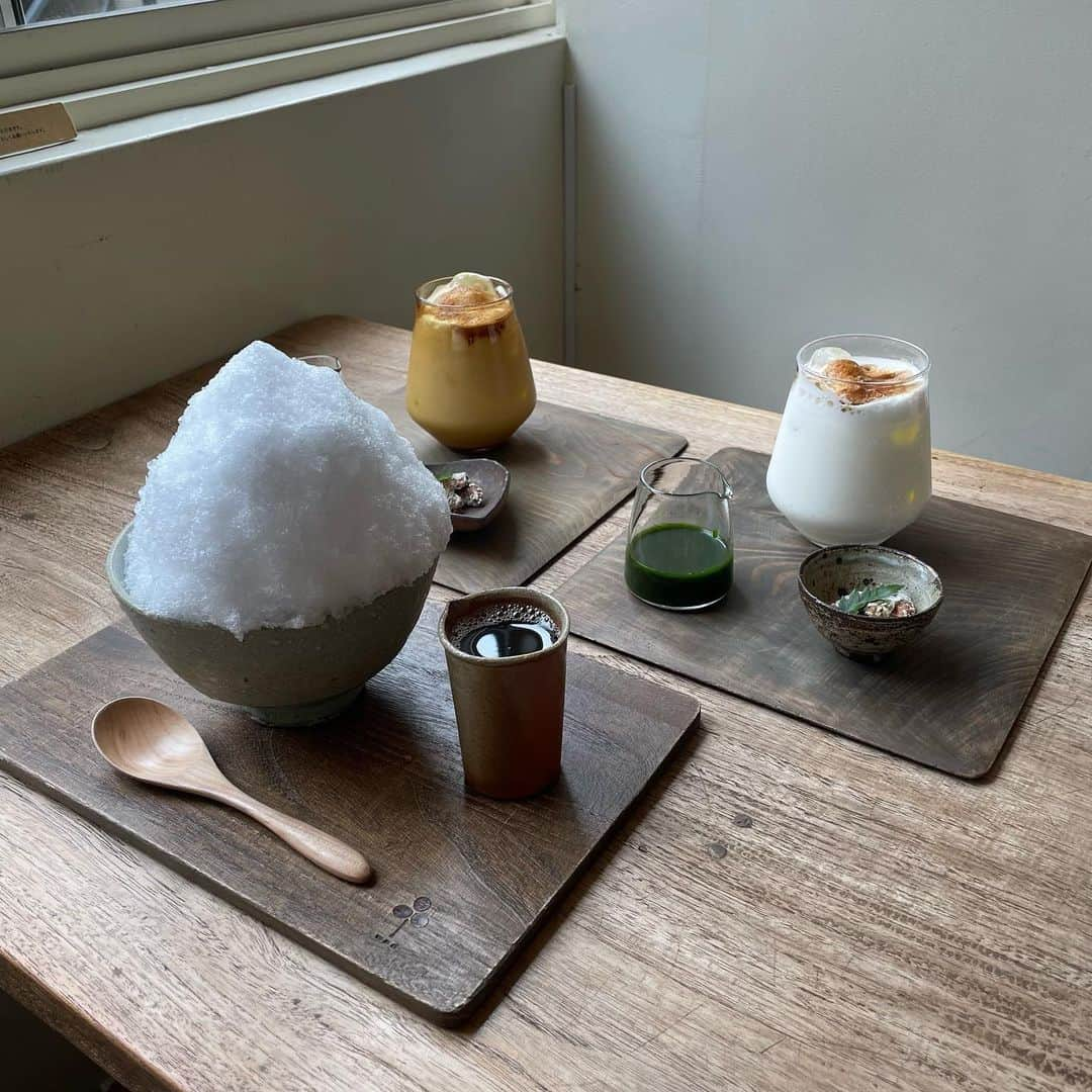 PATRA magazineさんのインスタグラム写真 - (PATRA magazineInstagram)「【並んでいても食べたい！全国のかき氷屋さん🍧🤍】  全国のおすすめかき氷屋さんをご紹介🍉  ・Daiya Maison（大阪） ・うめぞの茶房（京都） ・おいしい氷屋（福岡） ・vuori（神奈川） ・wad（大阪） ・海と坂と（兵庫） ・サカノウエカフェ（東京）  みんなもぜひ行ってみてね🌻🤍  ＼ thank you 🦢 ／ @___321h / @___ponmk2___ @kanasanpo_1106 / @megu.03_03 @chan_said_ / @___reimm.74 @sae_tana_ / @saya26_h  今みんなの中で流行っている事やアイテムがあれば @patra__jp をタグ付けしてぜひ教えてね🔔  皆さんのすてきな投稿をぜひ紹介させてください！ . . #かき氷 #かき氷マニア #大阪かき氷 #都内かき氷 #京都かき氷」6月6日 20時00分 - patra__jp