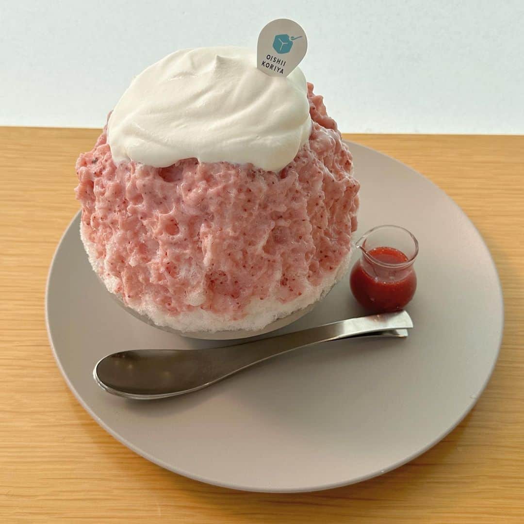 PATRA magazineさんのインスタグラム写真 - (PATRA magazineInstagram)「【並んでいても食べたい！全国のかき氷屋さん🍧🤍】  全国のおすすめかき氷屋さんをご紹介🍉  ・Daiya Maison（大阪） ・うめぞの茶房（京都） ・おいしい氷屋（福岡） ・vuori（神奈川） ・wad（大阪） ・海と坂と（兵庫） ・サカノウエカフェ（東京）  みんなもぜひ行ってみてね🌻🤍  ＼ thank you 🦢 ／ @___321h / @___ponmk2___ @kanasanpo_1106 / @megu.03_03 @chan_said_ / @___reimm.74 @sae_tana_ / @saya26_h  今みんなの中で流行っている事やアイテムがあれば @patra__jp をタグ付けしてぜひ教えてね🔔  皆さんのすてきな投稿をぜひ紹介させてください！ . . #かき氷 #かき氷マニア #大阪かき氷 #都内かき氷 #京都かき氷」6月6日 20時00分 - patra__jp