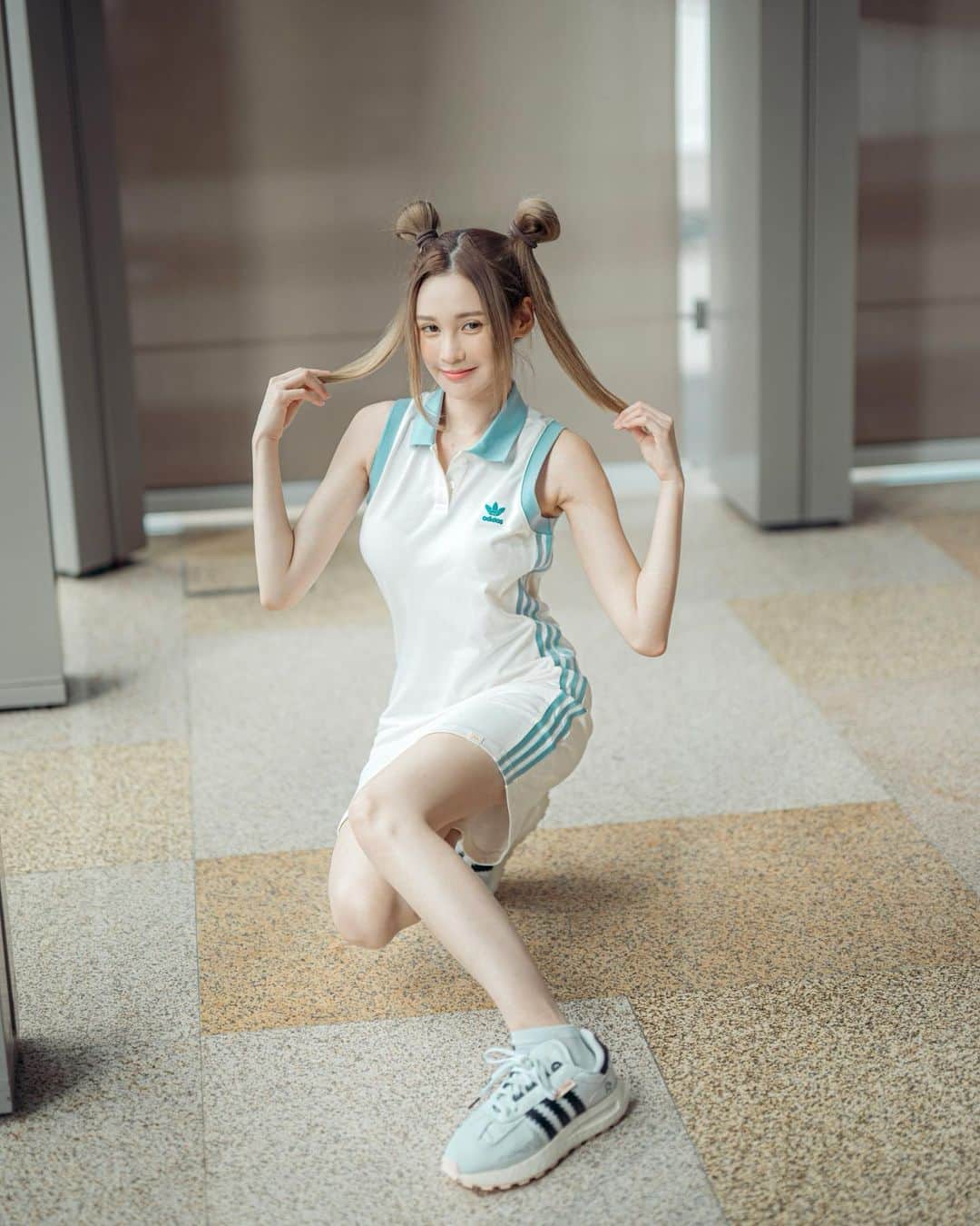 Yumi Wongのインスタグラム：「Sailor Yumi 變身🤘💖💫✨✨✨  Adidas x Monkey Kingdom  @monkeykingdom_ @adidashk @adidasoriginals #adidasMK  #MonkeyKingdom  #adidasOriginals」