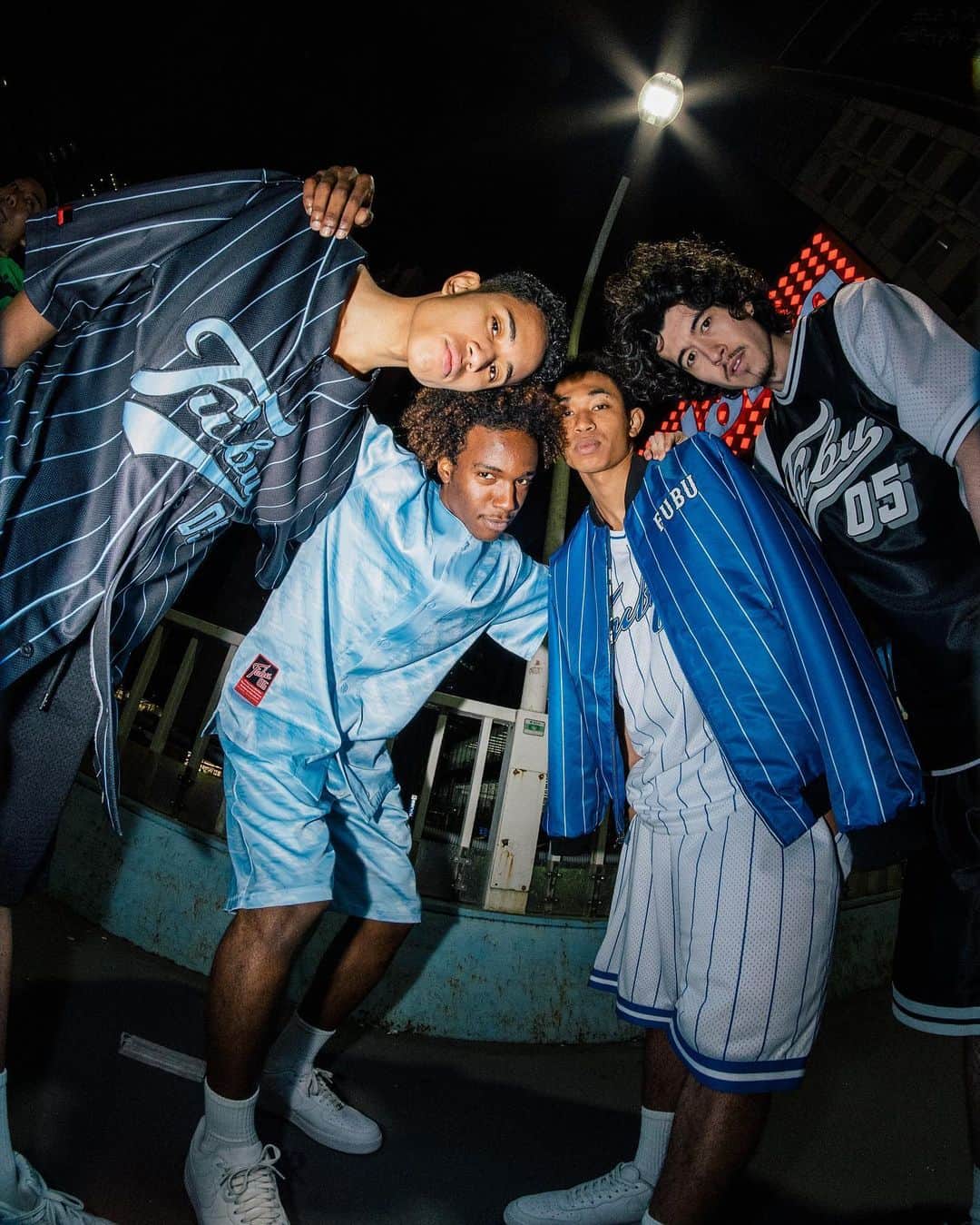 岳のインスタグラム：「🧙‍♂️🌃✨for @fubu x @snipes」