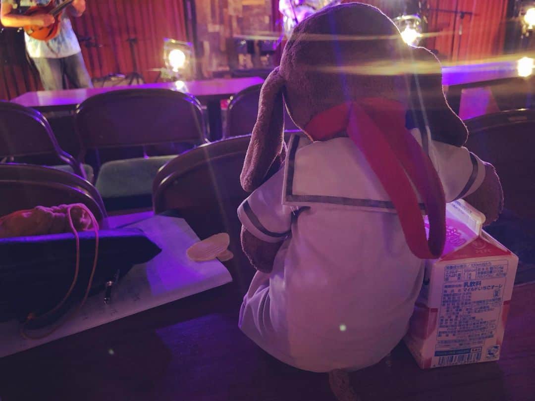櫻井里花のインスタグラム：「リハ中のなんかえらそうなだっくちゅ」