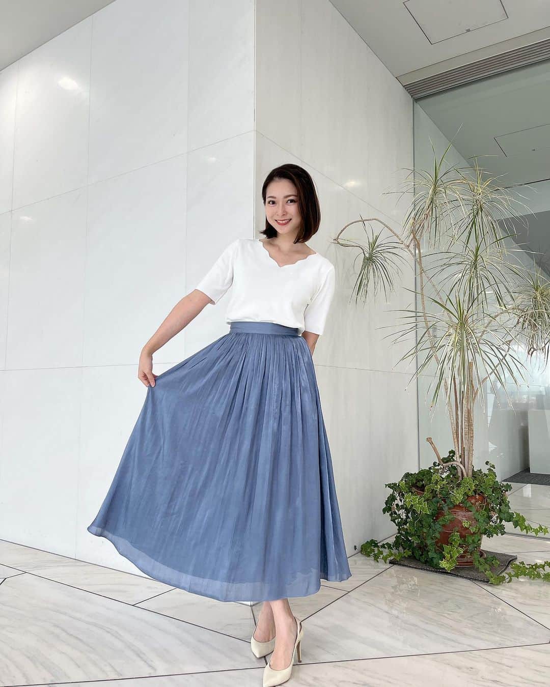 住田紗里のインスタグラム：「今日と昨日のグッド！モーニングの衣装です☀️ 暑かったり、雨だったり、 服装が難しいですね。  1,2枚目 トップス ROPE PICNIC（@ropepicnic_official）  スカート mysty woman（@mystywoman_com）  3,4枚目 CELFORD（@celford_official）  #グッドモーニング#衣装#ropepicnic#mystywoman#celford#ワンピース#テレビ朝日#テレ朝#テレビ朝日アナウンサー#アナウンサー#住田紗里」