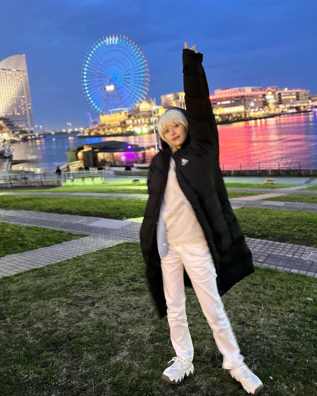 のインスタグラム：「.  今夜23時から #ホスト相続しちゃいました  第8話放送です  ルイルイがんばってます みんな応援してね🐳🥂」