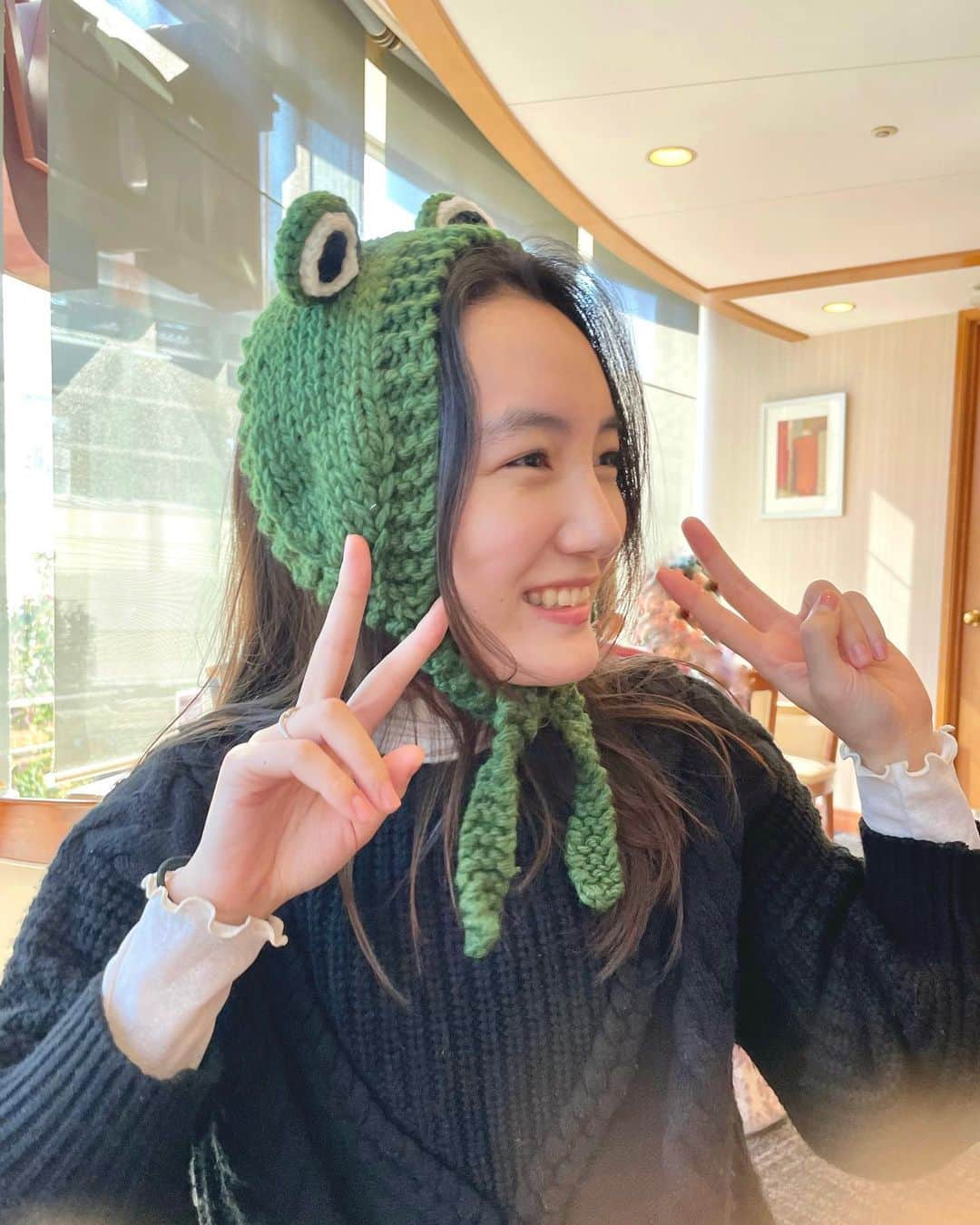 亘理舞さんのインスタグラム写真 - (亘理舞Instagram)「🐸 6月6日はカエルの日らしいです！ 今日までずっとフォルダで待機してた写真(笑) ・ ・ 📗#森絵都 さんの#つきのふね 本を全部読み終わった時に初めて、タイトルの意味にハッとしたり、表紙の絵の場面が脳内で鮮明に映し出されたりする瞬間がすごい好きです。 ・ ・ ・ ・ #トラッドファッション#トラッドスタイル#フレンチガール#読書録#読書女子#本の記録#スターダストプロモーション#亘理舞」6月6日 20時39分 - mai_watari_official