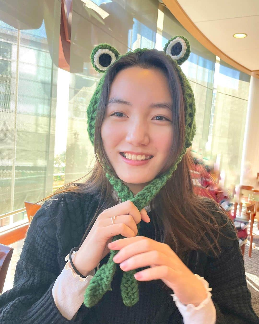 亘理舞さんのインスタグラム写真 - (亘理舞Instagram)「🐸 6月6日はカエルの日らしいです！ 今日までずっとフォルダで待機してた写真(笑) ・ ・ 📗#森絵都 さんの#つきのふね 本を全部読み終わった時に初めて、タイトルの意味にハッとしたり、表紙の絵の場面が脳内で鮮明に映し出されたりする瞬間がすごい好きです。 ・ ・ ・ ・ #トラッドファッション#トラッドスタイル#フレンチガール#読書録#読書女子#本の記録#スターダストプロモーション#亘理舞」6月6日 20時39分 - mai_watari_official