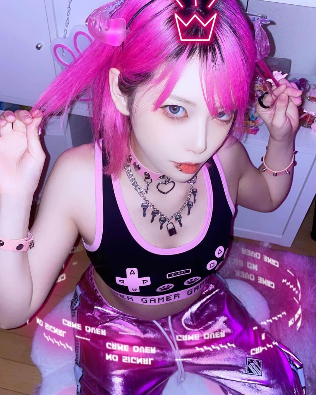 ぽにょ皇子のインスタグラム：「ピンクげーまー🎮💗  #cosplay #cosplayer #cosplaygirl #コスプレ #コスプレイヤー #グラビア #dj #ポートレート #portraitphotography #portrait #pink #Japanese #自撮り」