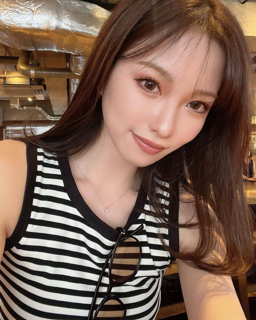 木田絵里香さんのインスタグラム写真 - (木田絵里香Instagram)「. 久しぶりのLiveありがとうございました♩ 今日のコーデ🖤 スカート/シャツ @resexxy_official  トップス/バッグ/サンダル @shein_japan 🏷️ . #コーデ#スカートコーデ#タイトスカート#スリットスカート#ブラックコーデ#シャツコーデ#プチプラコーデ」6月6日 20時54分 - erika_resexxy