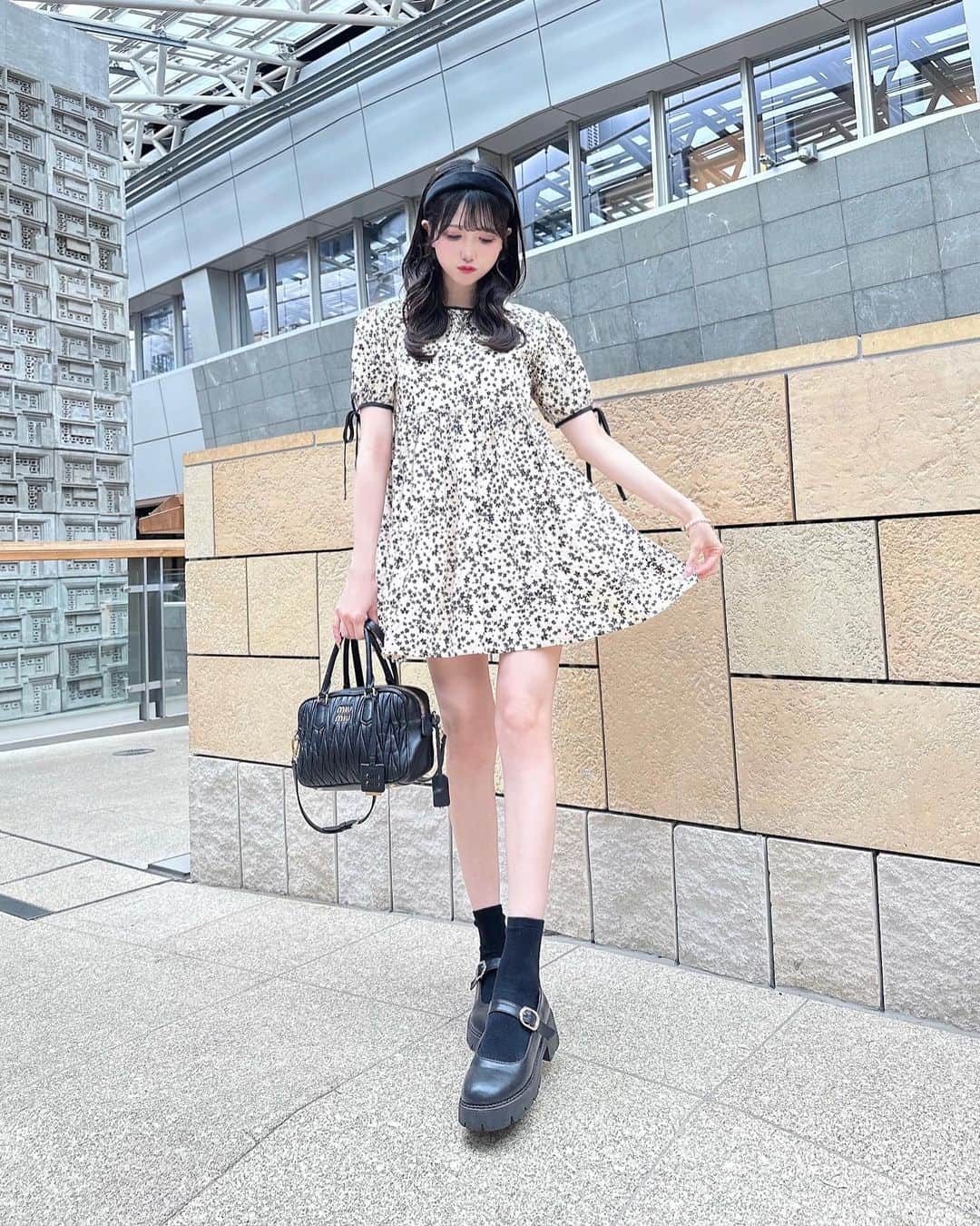 田口未彩のインスタグラム：「♡  ワンピースは@shein_japan ♡  .」