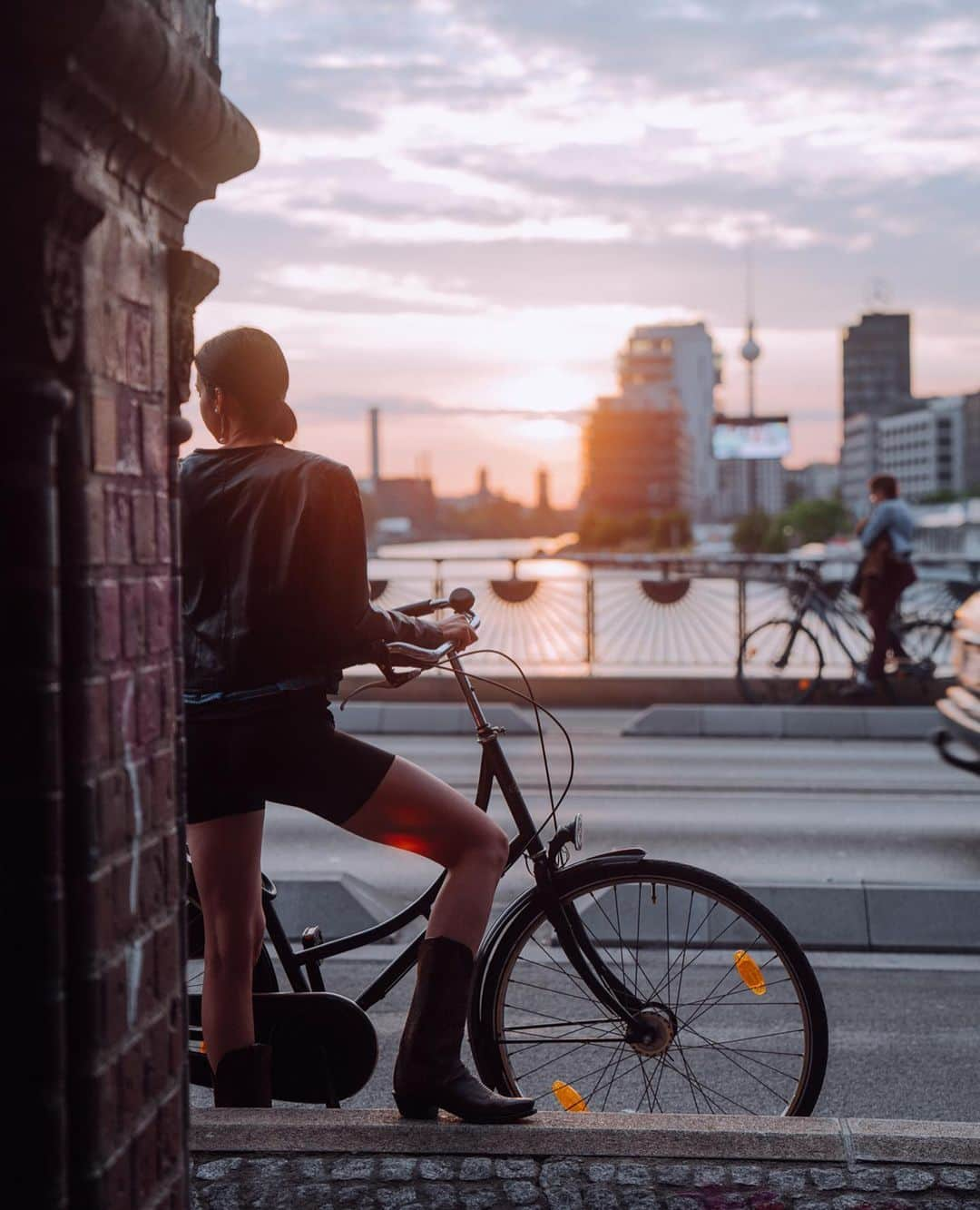 Thomas Kakarekoさんのインスタグラム写真 - (Thomas KakarekoInstagram)「Favorite frames from a Berlin summer to remember 🌞📸 #berlin」6月6日 20時58分 - thomas_k