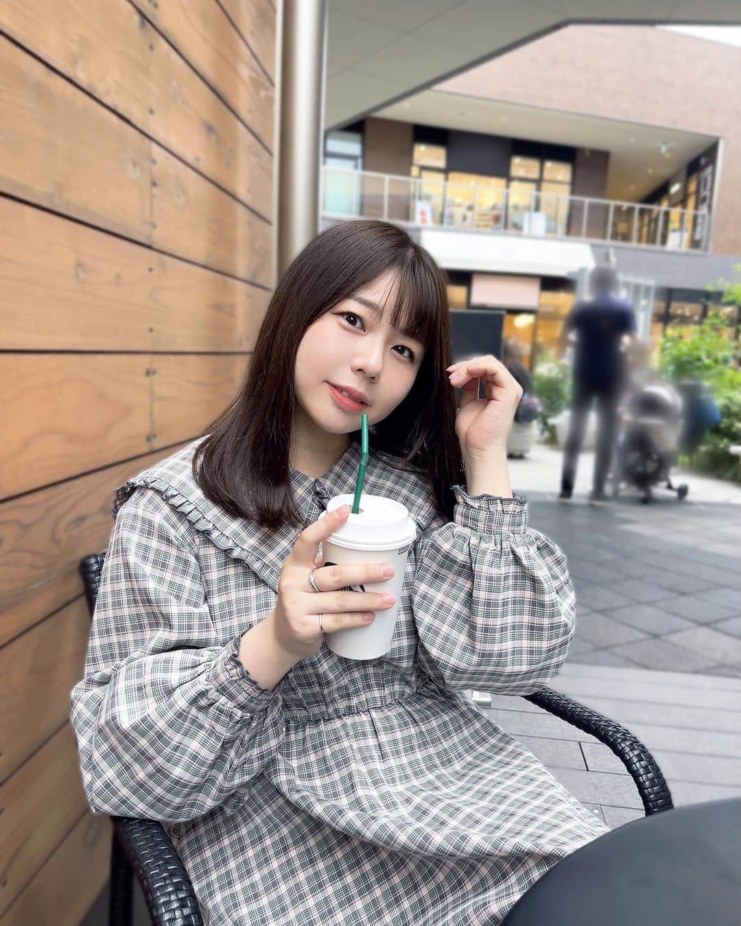 今井瞳のインスタグラム：「☁️ ㅤㅤㅤㅤㅤㅤㅤㅤㅤㅤㅤㅤㅤ ㅤㅤㅤㅤㅤㅤㅤㅤㅤㅤㅤㅤㅤ アイスカフェモカ𓂃𖠚ᐝ ㅤㅤㅤㅤㅤㅤㅤㅤㅤㅤㅤㅤㅤ ㅤㅤㅤㅤㅤㅤㅤㅤㅤㅤㅤㅤㅤ #cafetime  #japanesegirl  #actress  #きょうのいまい  #1枚目は不意をつかれた今井　 #今井瞳」