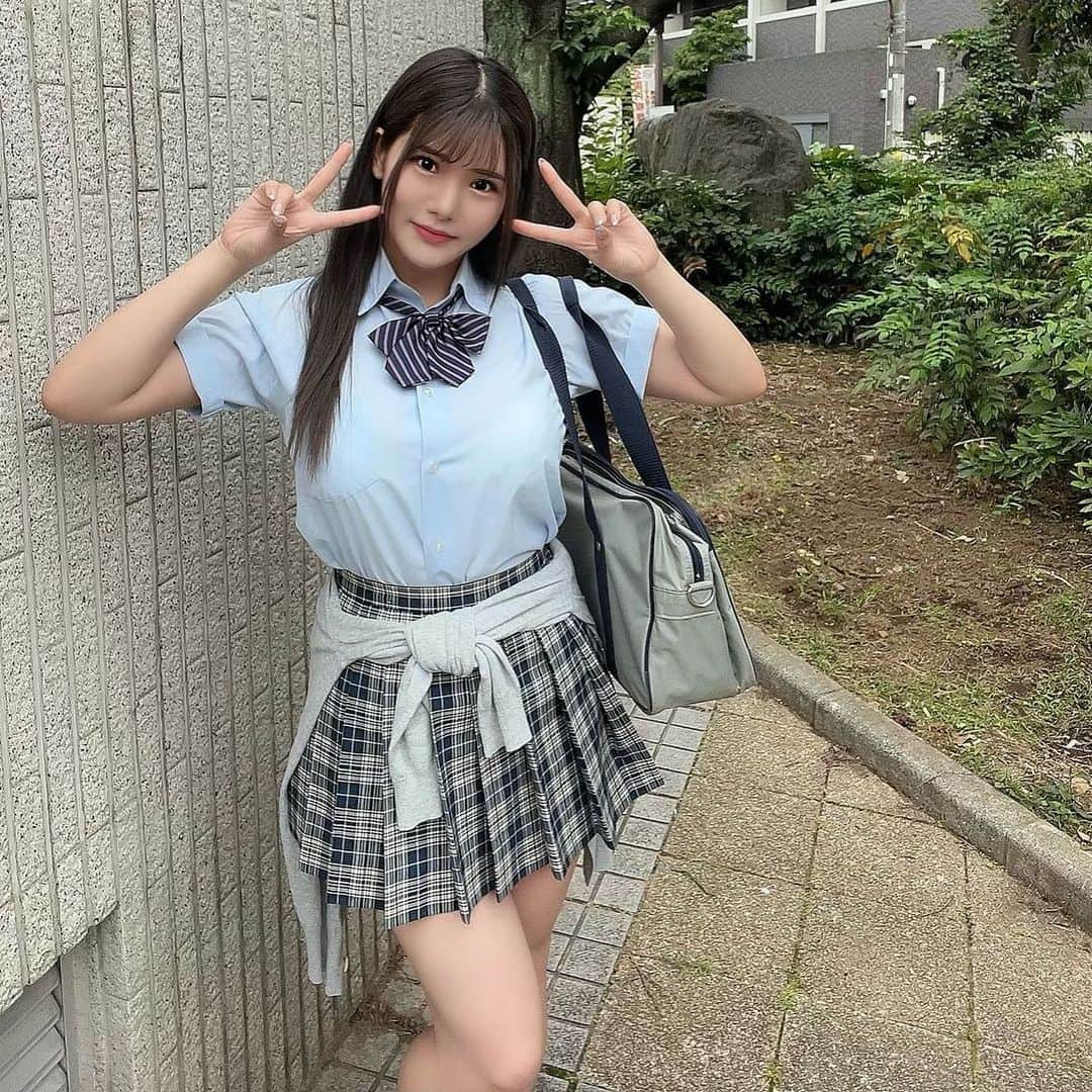 のインスタグラム：「これがこう💗  #インスタグラビア　#instalove #follow #グラビア #扎心了 #like #tokyo #ootd #style #photo  #love #instagravure #맞팔  #东京 #model #Japanesegirl #photooftheday #tbt #igers #instadaily」