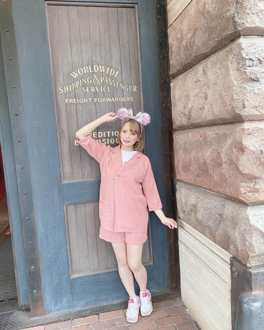 亀田ゆかりのインスタグラム：「. . ピンク🎀💕💓💗 . . #セットアップ #ディズニーシー #ディズニーコーデ」