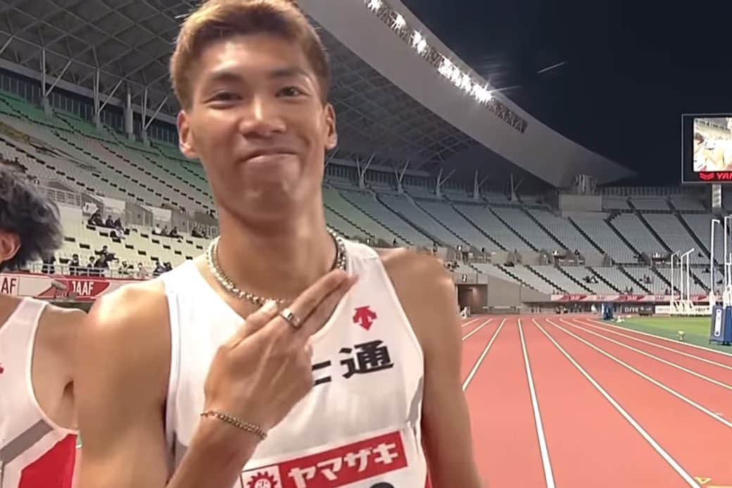 坂東悠汰さんのインスタグラム写真 - (坂東悠汰Instagram)「. #日本選手権 5000m 13'54"47 24位  応援ありがとうございました！ ほんまにいつも以上に名前を呼んでくれる人が多くてびっくりしました！ なんとかそれに応えたかったから悔しい。。。  思うことはめっちゃあるけど、 書き出したら止まらんようになりそうやからやめます。笑 でもこれだけは言いたい！ 同じチームの同期に塩尻がおって良かった。 こんなに近くに追いかける存在の選手がいて、 こんなに近くで刺激をもらえるのは嬉しいこと。  苦しい今を耐えて、 また金のライオンを獲得できるよう頑張ります🔥  #fujitsu #5000m #淡路島ポーズ」6月6日 21時23分 - y_bando_