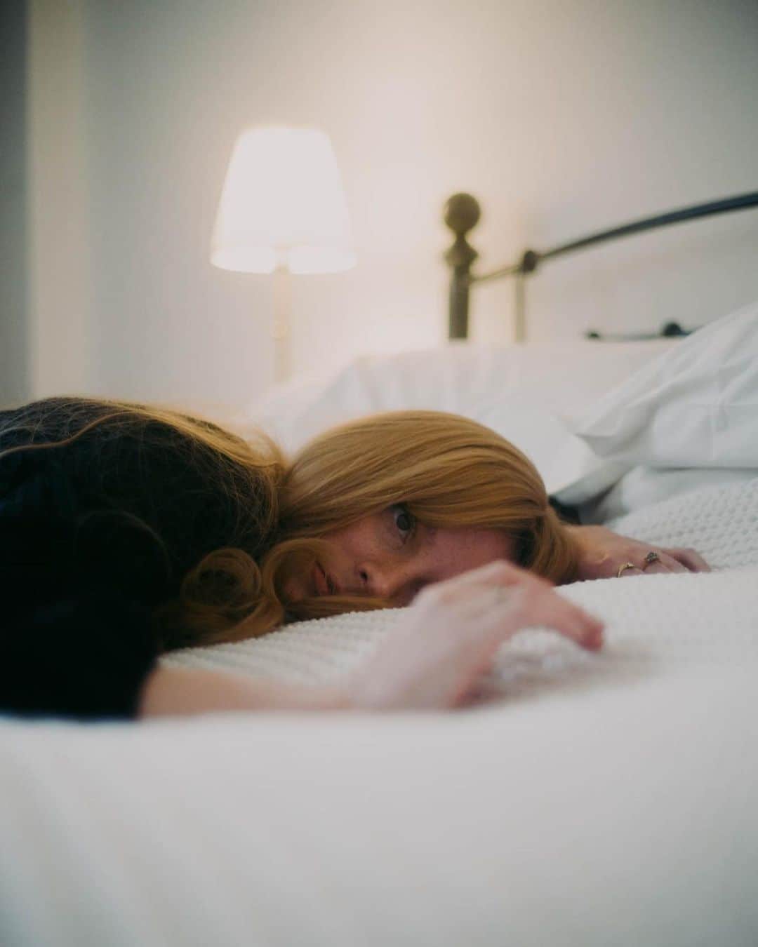 ダコタ・ブルー・リチャーズのインスタグラム：「Each Coming Night  I’m excited to share a first look at the short film I’ve been developing with my producer Calum Chalmers; a film about a young woman’s unconventional method of dealing with grief and the healing power in the kindness of strangers. We’re currently in the process of securing financing. If you’re a filmmaker and feel you have something to contribute to this project or are interested in being involved in this project please do get in touch.  Producer @calchal02 Photographer @joepril  #EachComingNight #EachComingNightShortFilm #ShortFilm」