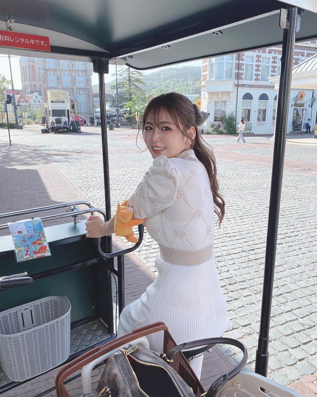 水瀬琴音のインスタグラム：「🌵🏜🌵🏜 ・ ハウステンボスの中 自転車でめぐるの楽しかったなぁ🥰🌈 ・ ・ ・ #長崎 #ハウステンボス  #佐世保  #国内旅行」
