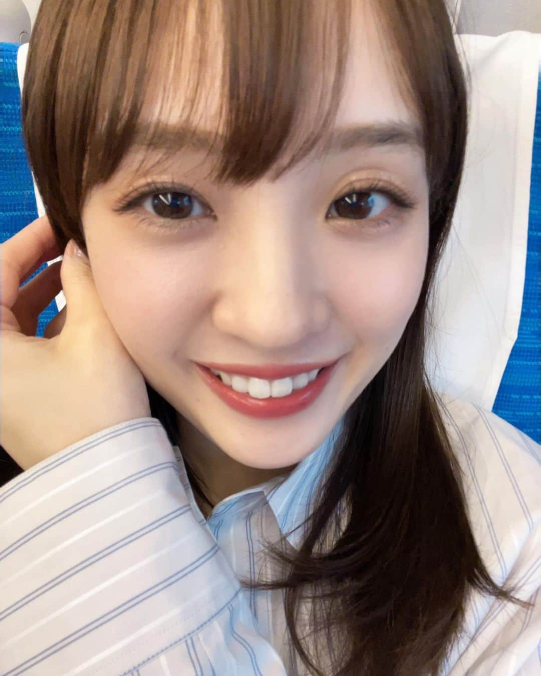 咲良菜緒さんのインスタグラム写真 - (咲良菜緒Instagram)「自撮り全く撮ってなかったので 新幹線タイムに大量投下〜っ！🚅 今日は収録でしたっ！」6月6日 21時31分 - nao_sakura_official