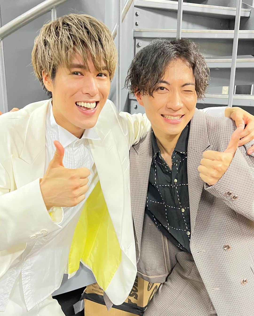 BOYS AND MENさんのインスタグラム写真 - (BOYS AND MENInstagram)「本日‼️ BMTHEATER にて  💛平松賢人×米谷恭輔 ツーマンライブ💜  歌うまな2人が様々な曲を熱唱🎤💥 楽しんでいただけましたか？  平日の日にお越しくださり、そして配信もご覧になって下さった皆様ありがとうございます🐥✨  アーカイブもぜひ引き続きご覧下さい‼️  #boysandmen  #ボイメン  #平松賢人  #bmk  #米谷恭輔」6月6日 21時47分 - boysandmen_official