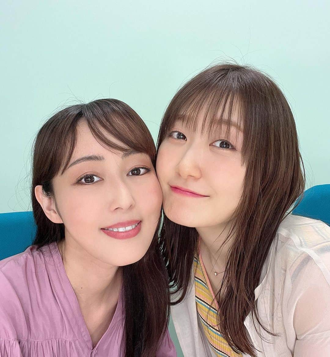 日笠陽子さんのインスタグラム写真 - (日笠陽子Instagram)「❤️  #日高里菜  と、初インスタライブ！  みんな見てくれた！？  最初1人で喋ってた時 え、 私1人喋りほぼ経験ないわ って、緊張したけど みんながいっぱい質問 送ってくれたので ずーーーっと続けられそう！ って思ったよ。 見てくれて、 メッセージくれて、 時間を共有してくれて、 ありがとう！！  またね〜  #日高里菜  #日笠陽子 #はじめての  #インスタライブ  #同時配信」6月6日 21時51分 - hikasayoko_official