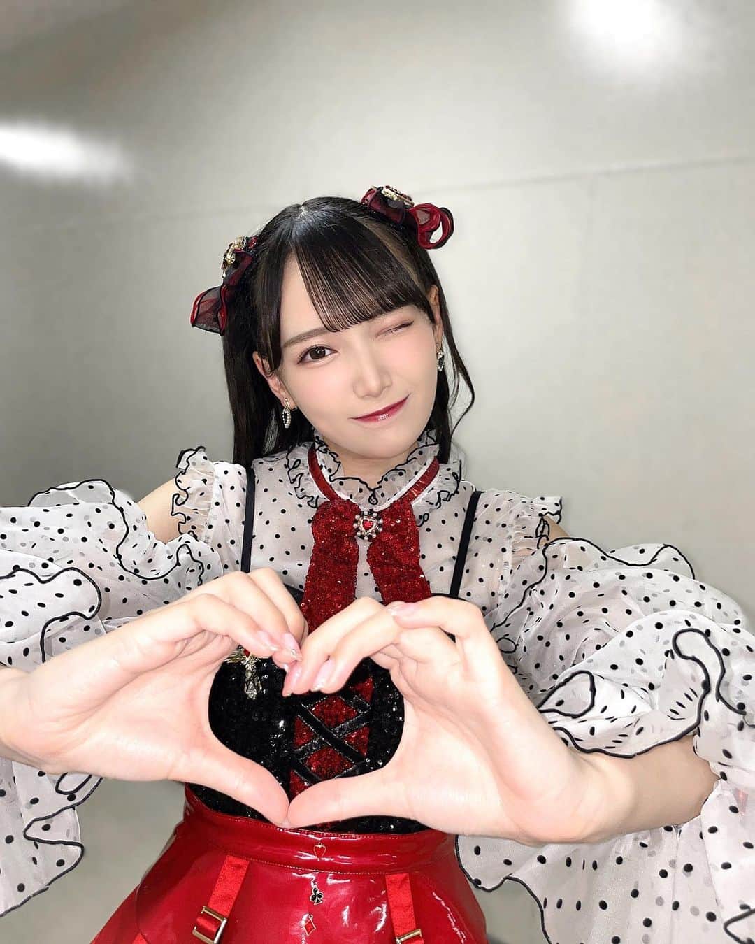 鈴木瞳美のインスタグラム：「❤︎  新衣装🃏❤️」