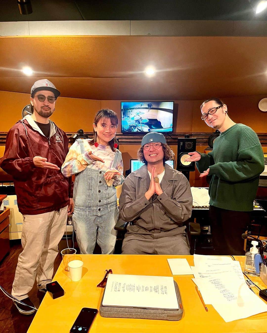 ZEN-LA-ROCKのインスタグラム：「🔥この後24時解禁🔥 久々のfeatさせていただきました🎤 7inchを通して知っていた最&高なバンド『ONEGRAM』さんの新曲『PASSION』が解禁されます🔉 7inchは勿論、MVも控えておりますので乞うご期待です‼️ B面の高宮さんのDubもヤバいので🗣️🗣️🗣️ 今月末に初のお披露目もありますよ✅✅✅ . . . #onegram #flowerrecords #zenlarock #奥の奥まで」