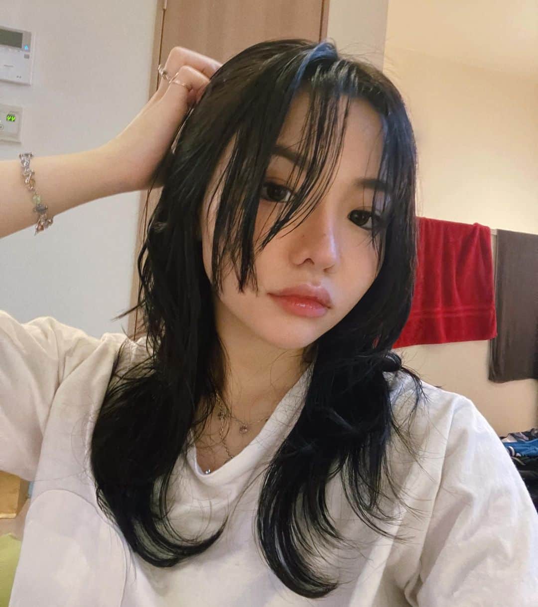 藤子さきのインスタグラム：「ウルフカットにしたよん #ウルフカット #hair #hairstyle」