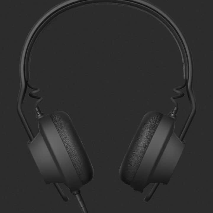 AIAIAIのインスタグラム：「Headphones for life. Trade in your old headphones or components, regardless of purchase date, and receive credit towards your next purchase. Our modular design maximizes value and minimizes environmental impact.   Learn more about our commitment to responsible design and electronic waste via the link in our bio ♻️」