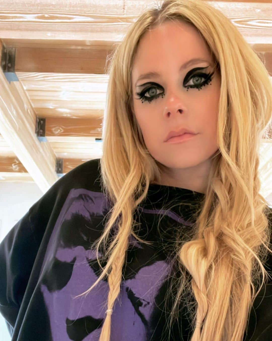 アヴリル・ラヴィーンさんのインスタグラム写真 - (アヴリル・ラヴィーンInstagram)「💜😈」6月6日 22時01分 - avrillavigne