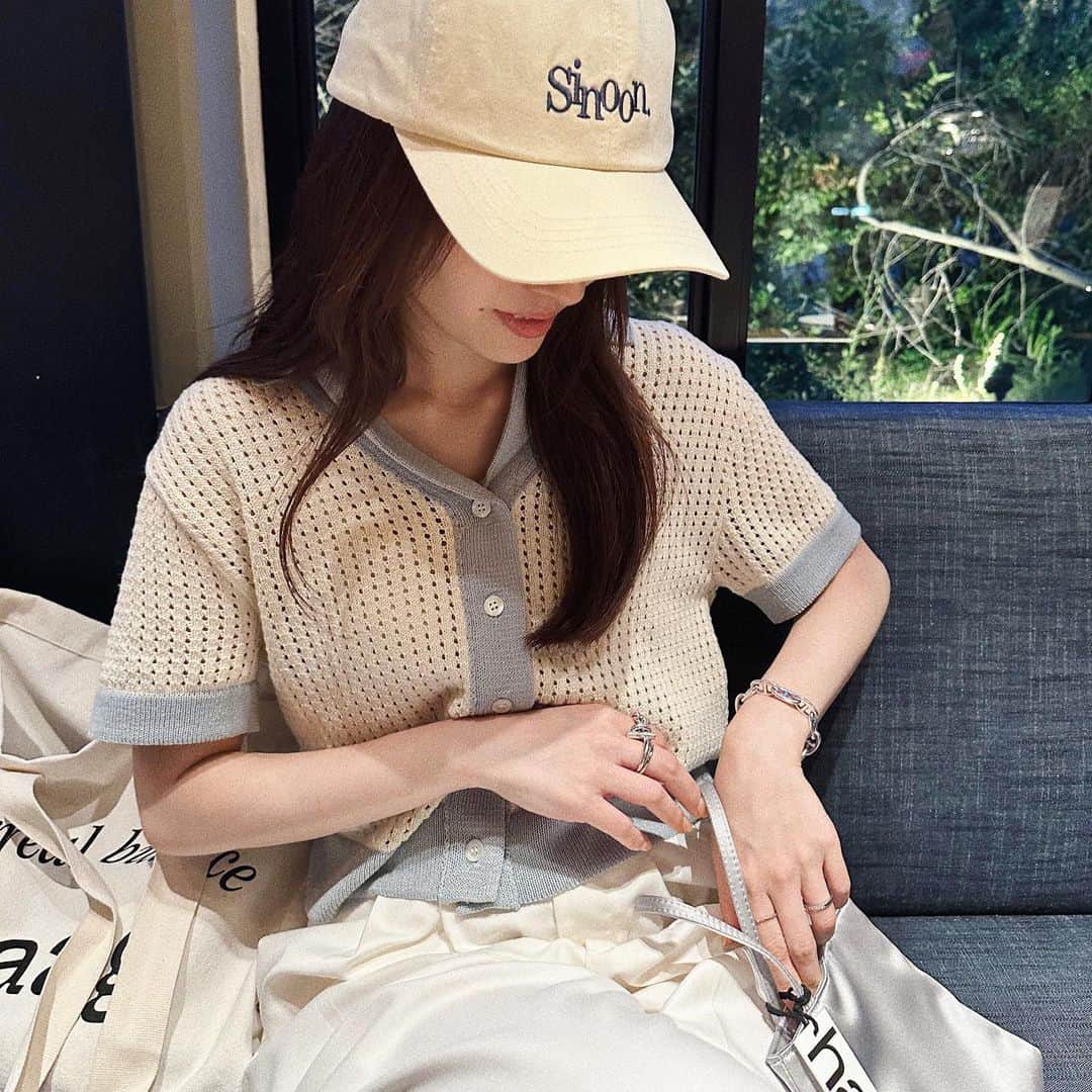 小祝麻里亜のインスタグラム：「自転車走らせてごはんと夜カフェしたとある日〜🚲🌙  ラム肉があんなに苦手だったのに北海道へ行ったのをキッカケに大好きになってしまって…🍴この日もラムチョップいただきました🙏  4.5年前は飲めなかったコーヒーも、今では食後に飲みたい！となるくらい☕️好き嫌いなくなってよかった❤︎  ． ． ＿＿＿＿＿＿ #코디 #스타일링 #데일리룩 #오오티디 #158cmコーデ #韓国ファッション #韓国ブランド」