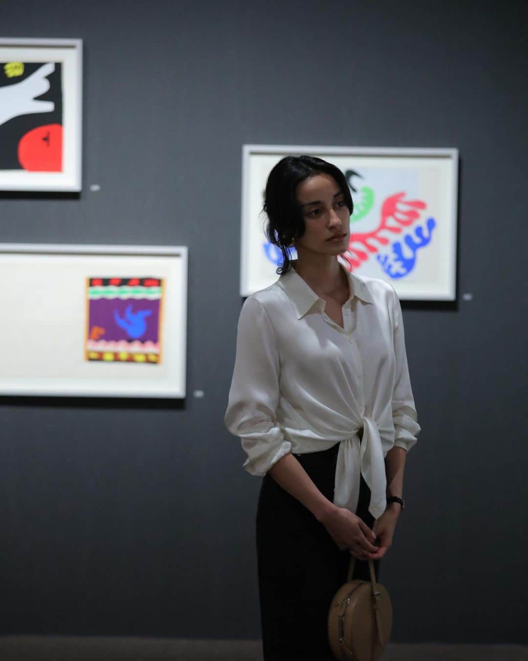 国木田彩良のインスタグラム：「東京都立美術館で行われているマティス展にお伺いしました。  GUERLAINのfragrance collection〈ラール エ ラ マティエール〉とメゾン マティスのcollaboration collection✨  マティスからインスパイアされた香り〈ジャスミン ボヌール〉に心癒されました。  ※マティス展は特別な許可をとって撮影をしています。  @guerlain  #ゲラン  #ラールエラマティエール」