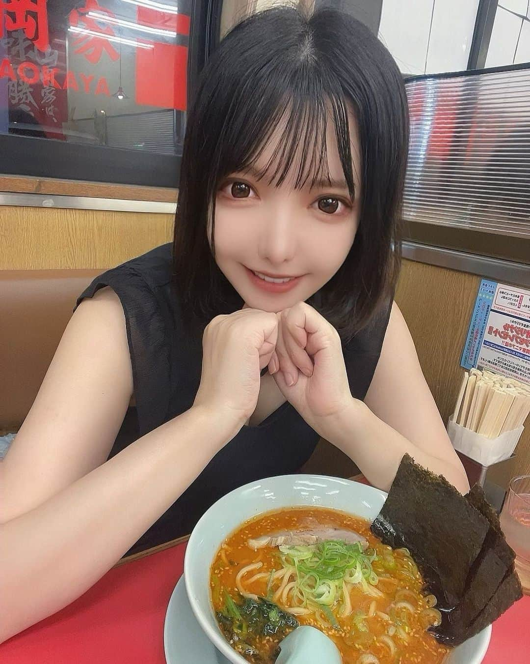 めあり(みい)さんのインスタグラム写真 - (めあり(みい)Instagram)「初めての山岡家🍜 山梨でinしました🍇 辛味噌んめぇぇ ・ ・ #山岡家#ラーメン#ラーメン屋#黒髪 #黒髪ボブ #自撮り#セルフィー#コーデ#美味しかったです#山梨#ライブ配信#インフルエンサー」6月6日 22時19分 - bokuwamus