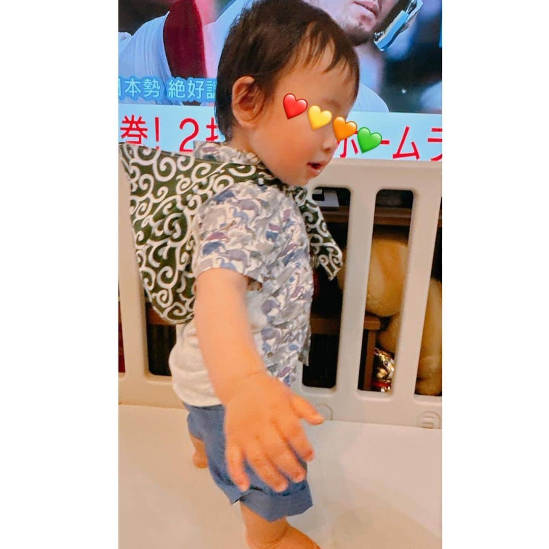 片岡安祐美さんのインスタグラム写真 - (片岡安祐美Instagram)「⭐️  ①息子氏、一升餅も背負いました‼️ ②そのあとなぜか、かーちゃんも背負わされ、 ③そして、遊ばれた🤣🤣🤣ww  #1歳誕生日  #息子  #すくすく成長  #bigboy  #大きめくん  かーちゃん越されるの時間の問題😂💪🏻」6月6日 22時46分 - ayumi.kataoka_gg.1