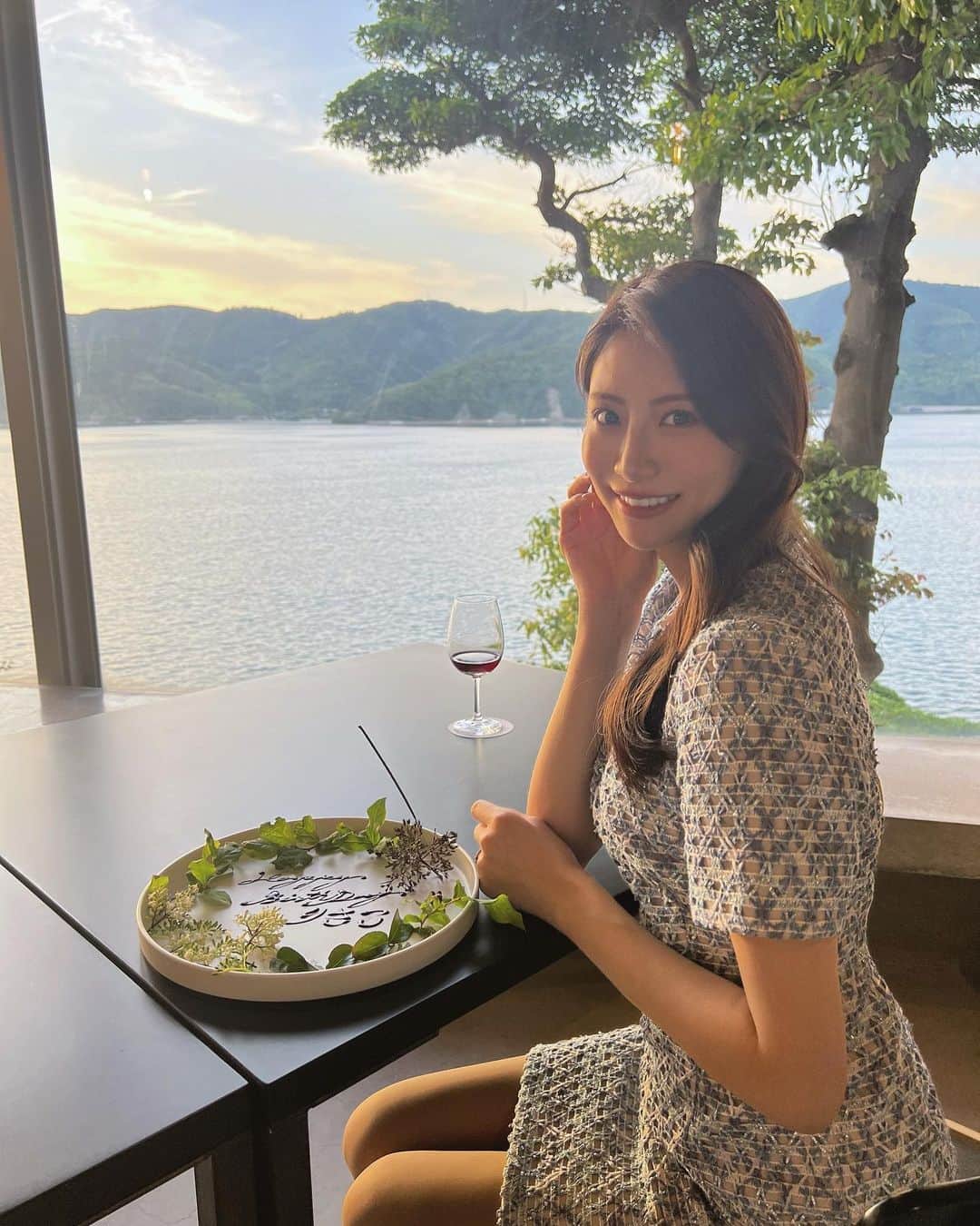 後藤理沙子のインスタグラム：「先月誕生日を迎えて26歳になりました❤︎ 25歳は皆さんの応援のおかげで写真集にラジオのレギュラーなど夢を叶えることのできた1年でした！ 今年も嬉しい報告がたくさんできるように頑張ります🕊 * #ento  #隠岐の島 #島根県 #誕生日 #birthday」