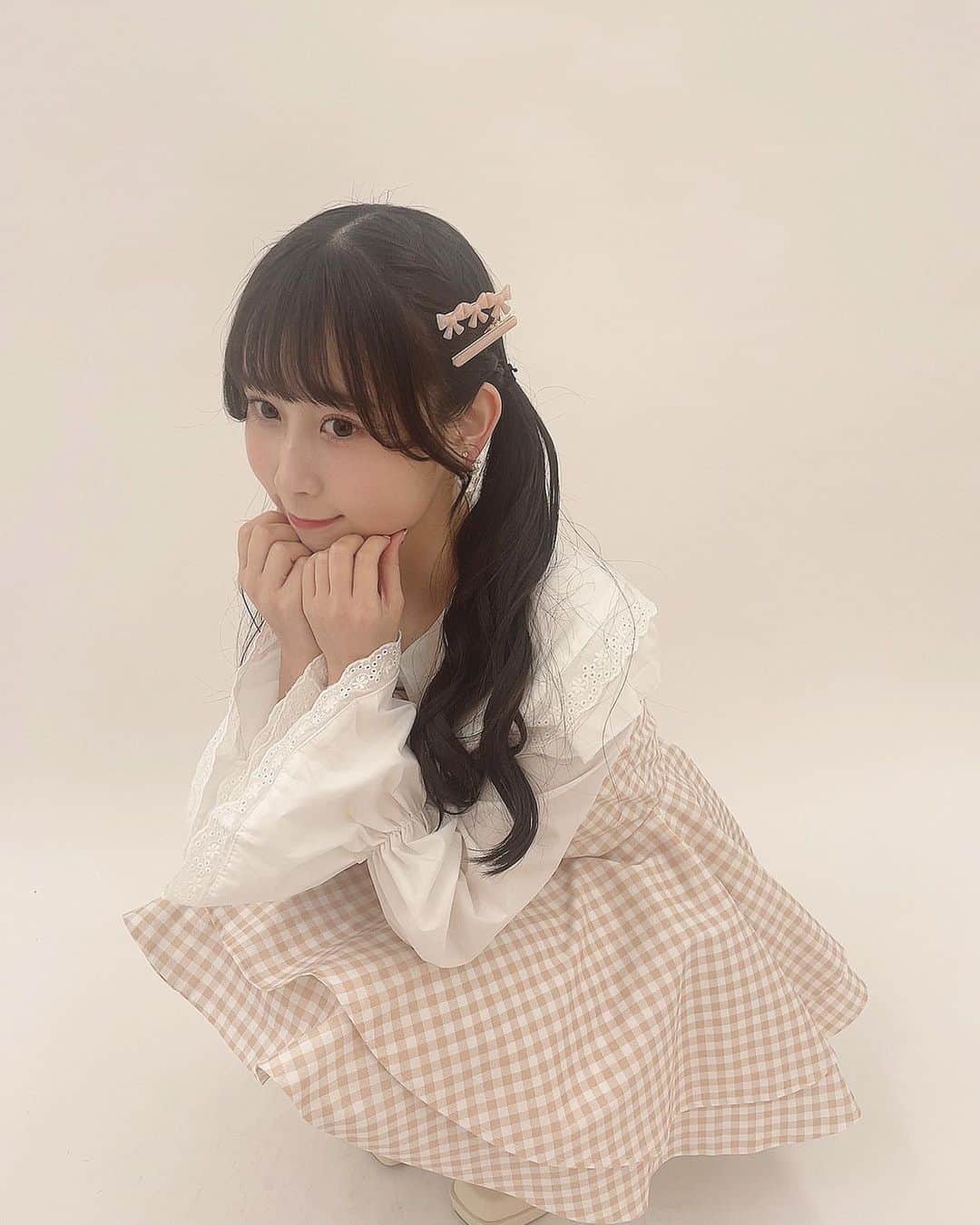 のインスタグラム：「パステルカラーもチェックも かわいかったな〜🩰🤍  #idol #チェック #🎀」