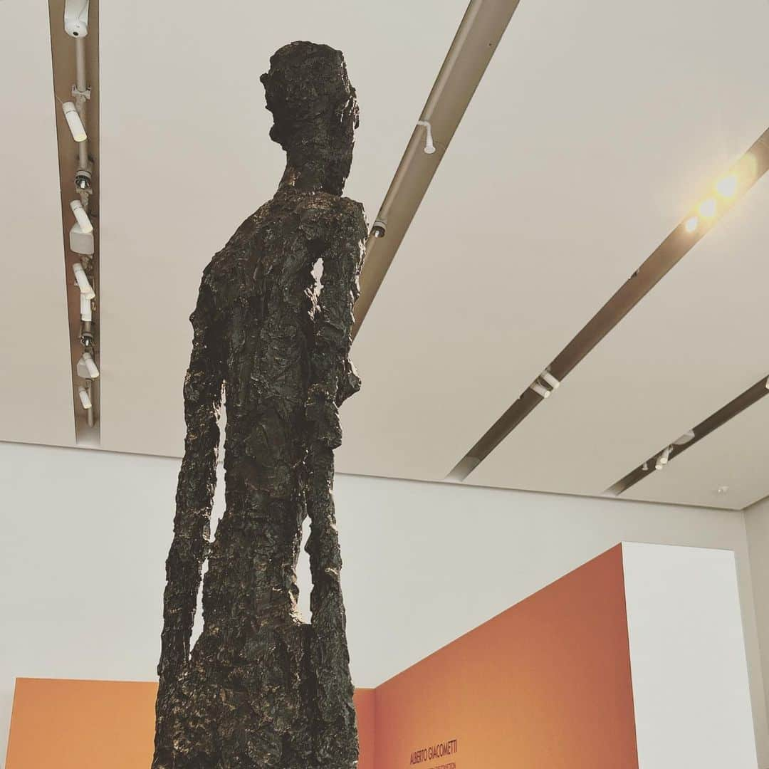 西山由のインスタグラム：「" Grand Femme II " par Alberto Giacometti à ESPACE LOUIS VUITTON OSAKA.」